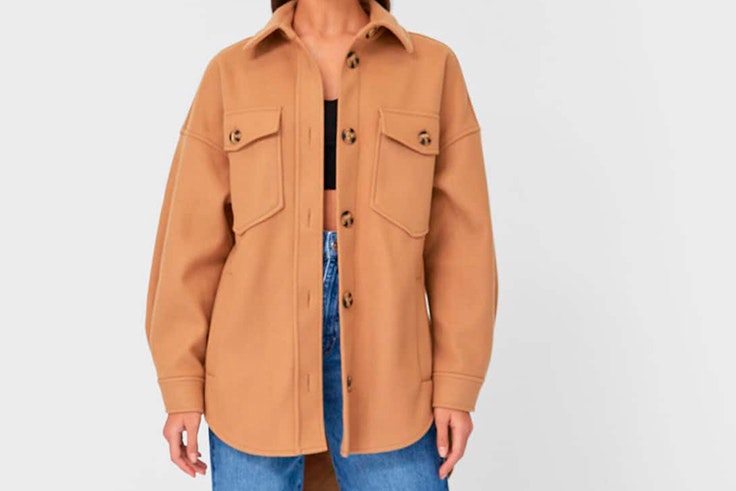 Sobrecamisa en color camel de Stradiavrius