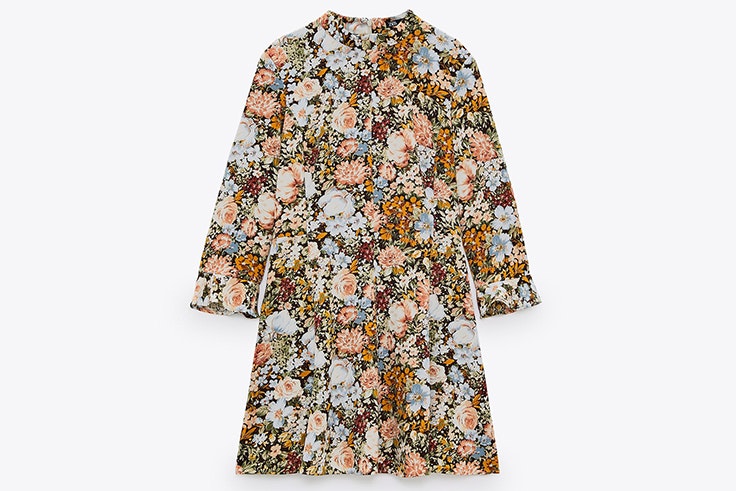 Vestido de flores con cuello subido de Zara