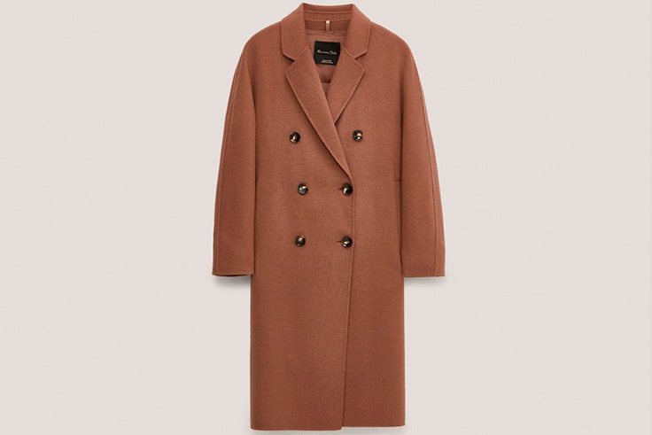 Abrigo camel con doble botonadura de Massimo Dutti