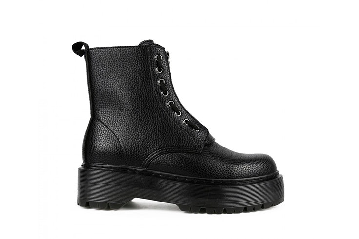 Botines negros con plataforma de Chika 10