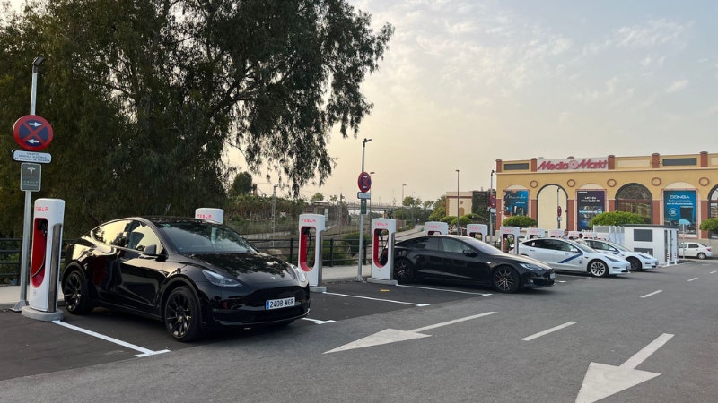 Cargadores Tesla en Plaza Mayor