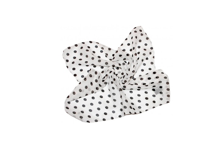 bandana-blanca-lunares-negros-bijou-brigitte
