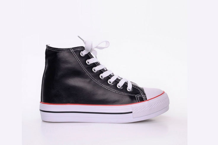 zapatilla-negra-loneta-blanca-converse-marypaz