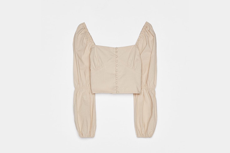 camisa-beige-escote-campesino-bershka