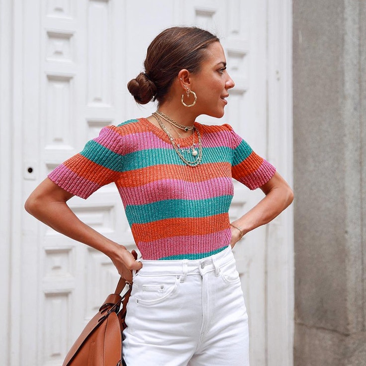 Paula Ordovás con top de rayas de colores