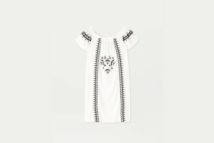 vestido bordados pullandbear