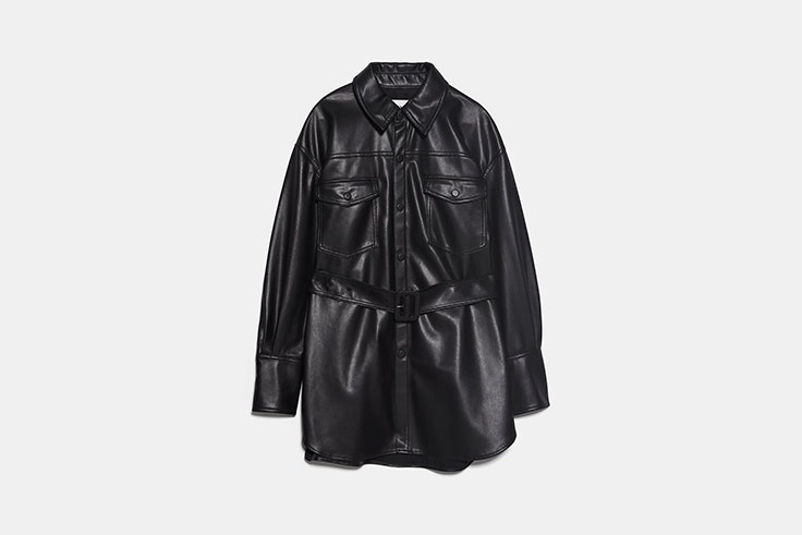 chaqueta cuero negro de zara esenciales de otoño