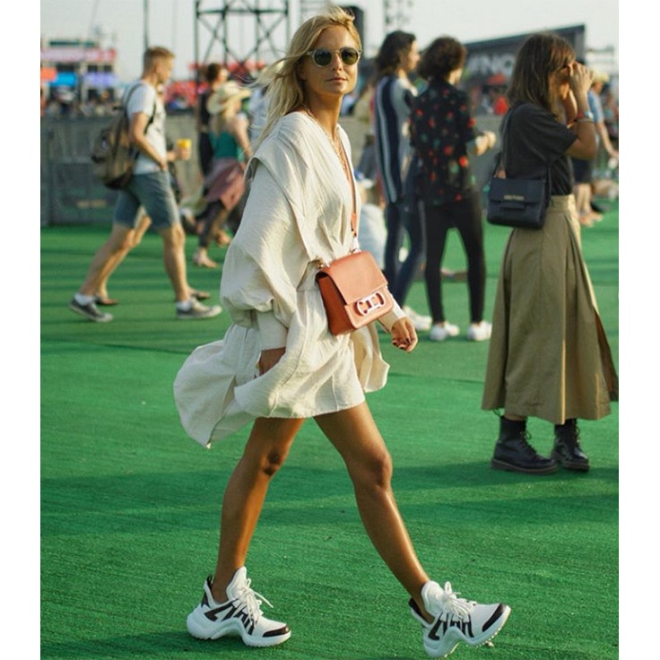 mafalda patricio estilo instagram zapatillas blancas ugly shoes