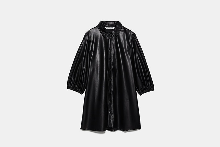 vestido negro efecto piel de Zara