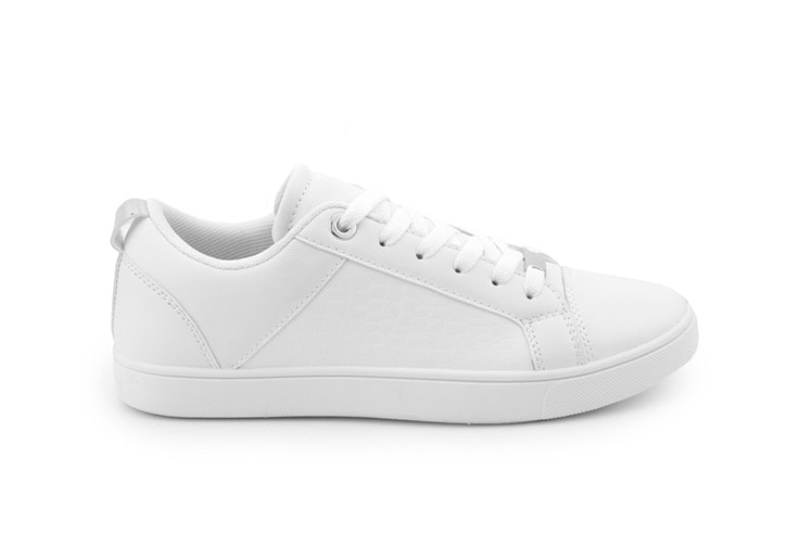 Zapatillas blancas de Merkal Calzados