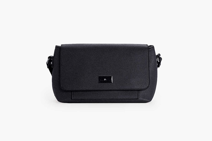 Bolso baguette en color negro de Paco Martínez