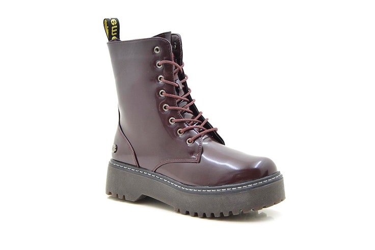 Botas con plataforma en color granate de Tino González