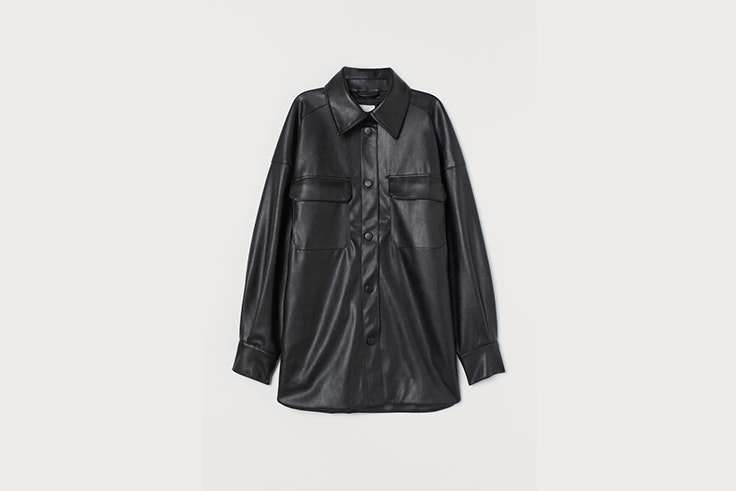chaqueta en piel sintetica negra de hym Aretha Fusté