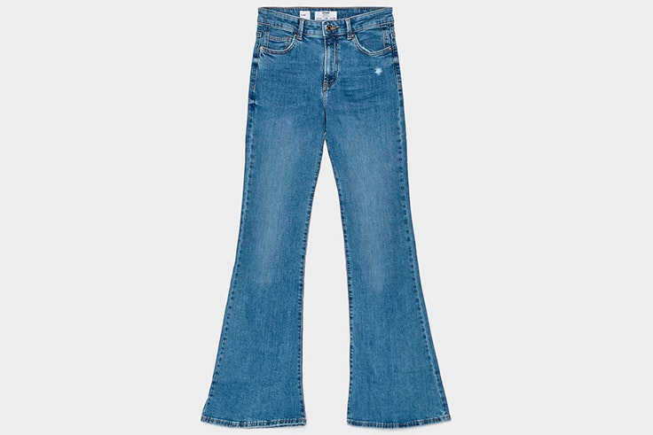 Pantalones vaqueros campana de Bershka