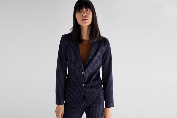 americana azul de punto con raya diplomática de Cortefiel blazers para entretiempo