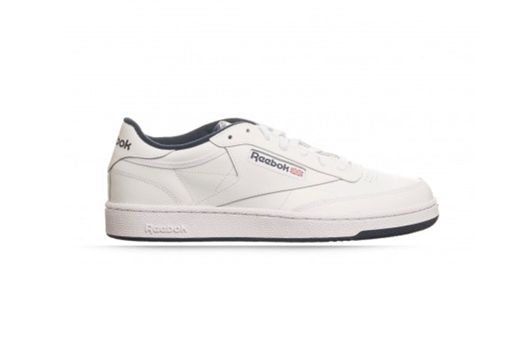 Zapatillas blancas de Reebook. Disponibles en la zapatería RKS