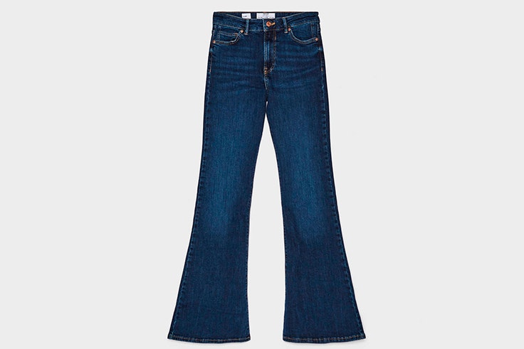 Pantalón vaquero flare de Bershka