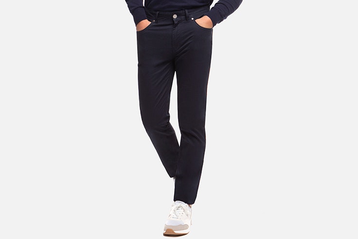 Pantalón negro de Álvaro Moreno