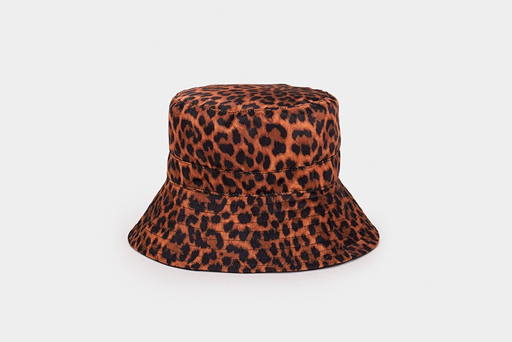 Sombrero bucket hat con estampado animal print de Parfois