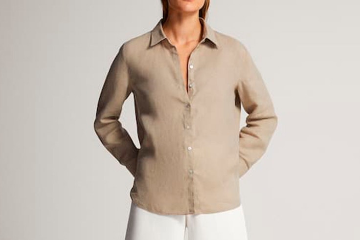 Camisa de lino en color verde kaki de Massimo Dutti