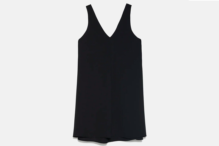 Vestido fluido negro de Zara