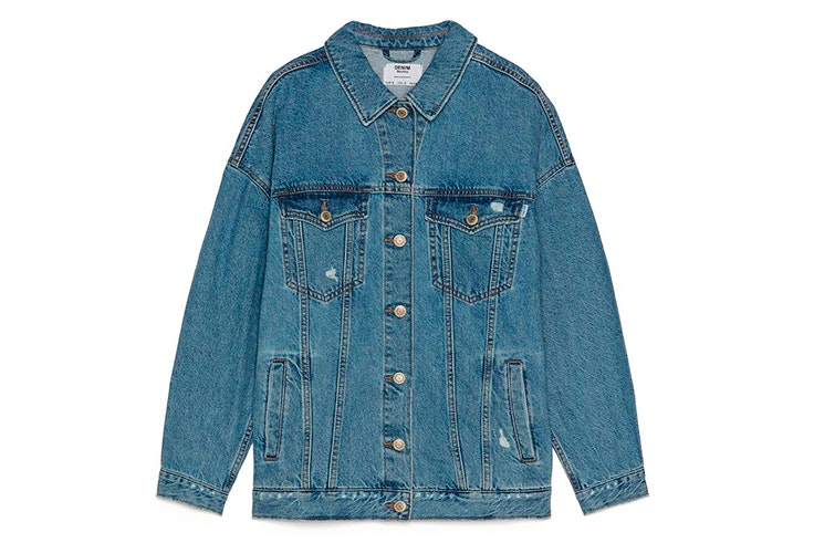 Cazadora vaquera de Bershka imprescindibles para septiembre