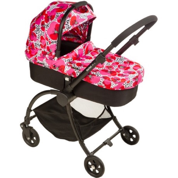 Carrinho de bebé, com alcofa, 140€, na Tuc Tuc