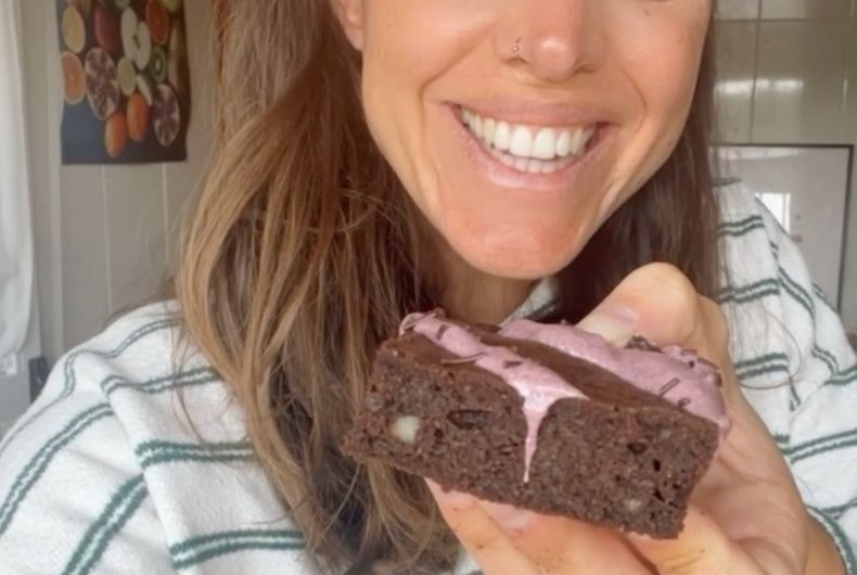 Sorprende a tu pareja con un rico brownie este fin de semana, ¡aquí tienes la receta!
