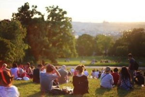 ALEXA-Tipps für die Grillparty: Im Park grillen