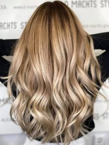 Balayage von deinem Friseur im ALEXA Berlin: D. Machts.