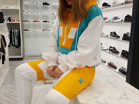 Die Trendfarben Türkis und Orange bei Bodycheck im ALEXA Berlin