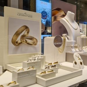 Juwelier Kraemer im ALEXA Berlin Geschenkideen